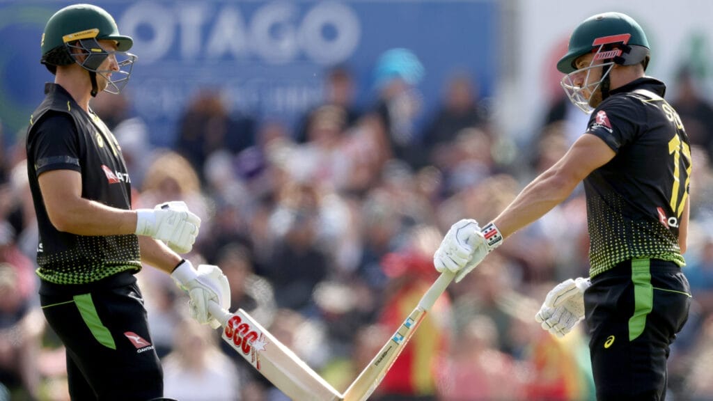 Marcus Stoinis and Daniel Sams (Australia) - 92 Runs Partnership in t20